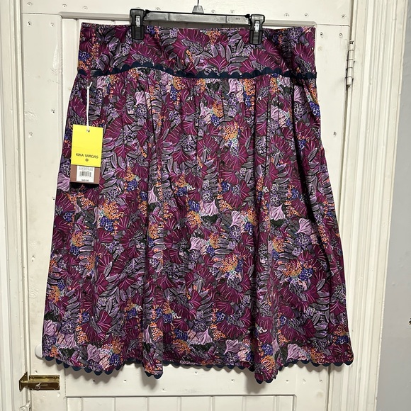 16W/18W Kika Vargas Purple Skirt NEW - Picture 3 of 3